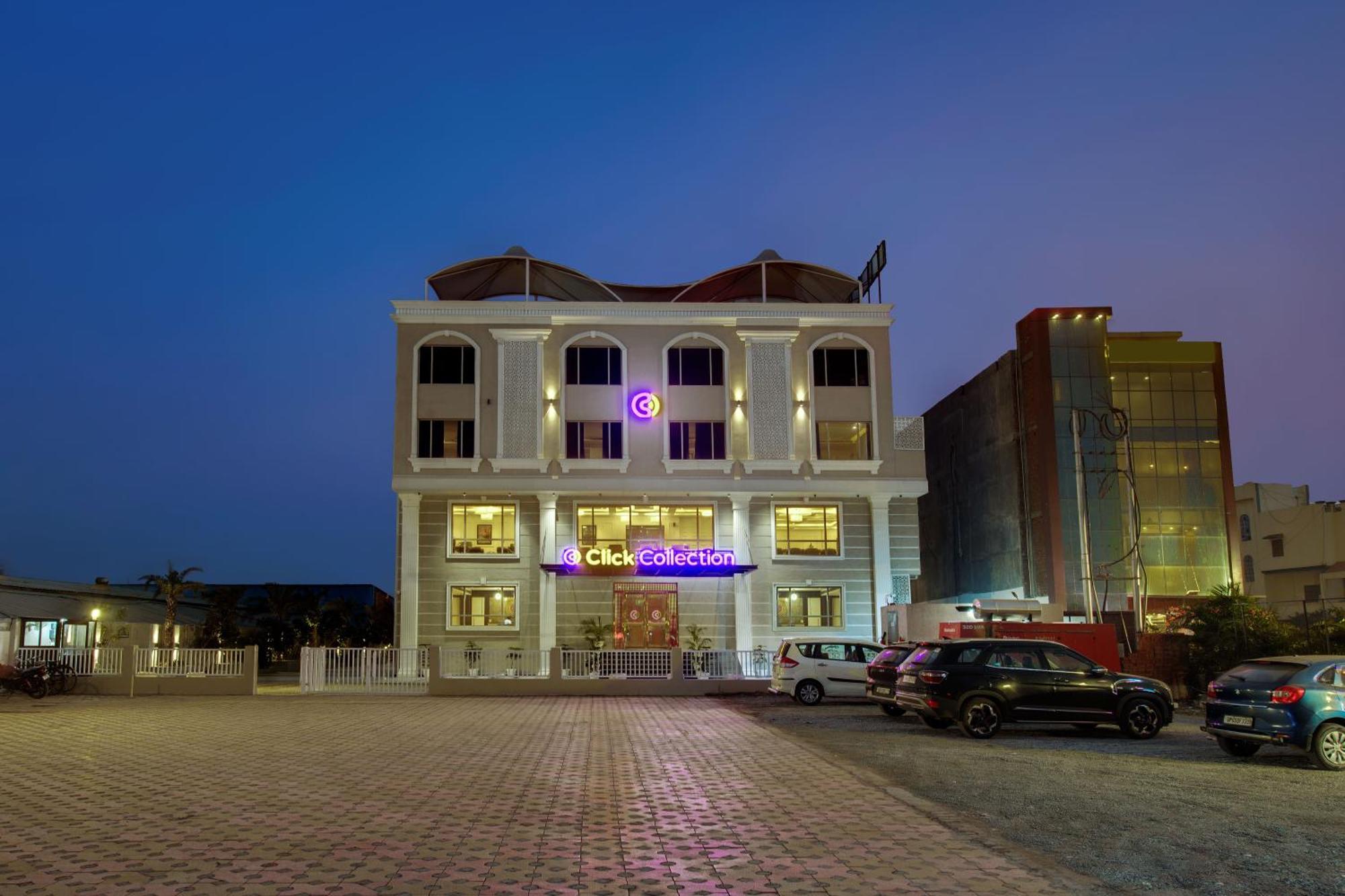 Click Collection Grand Gateway Varanasi Eksteriør billede