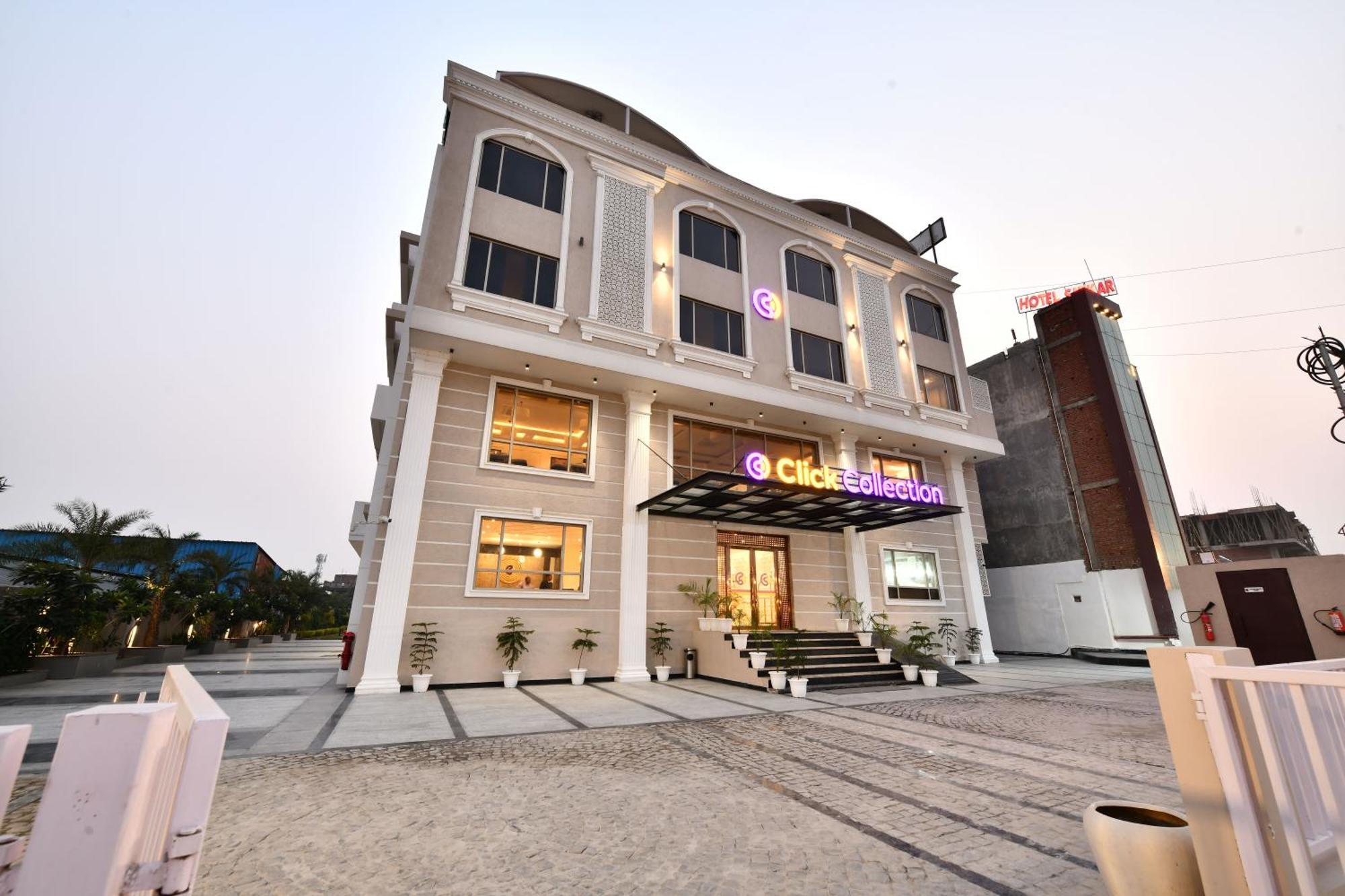 Click Collection Grand Gateway Varanasi Eksteriør billede