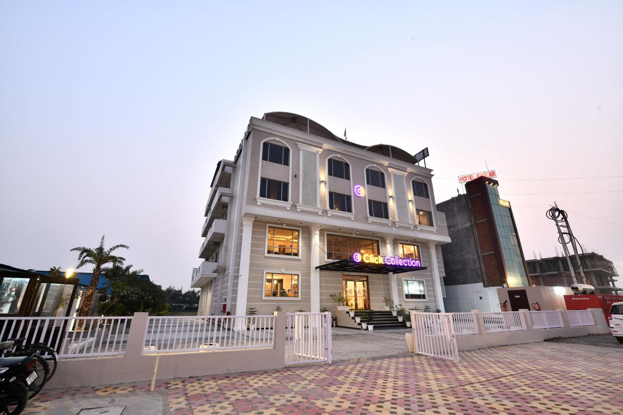 Click Collection Grand Gateway Varanasi Eksteriør billede